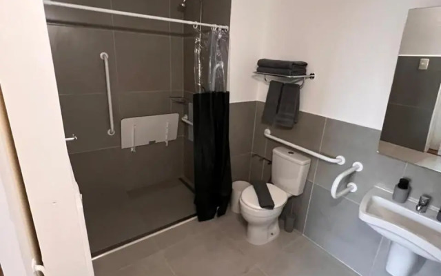 UNU 918 Moema: Wi-Fi, Academia, Camareira, Metrô +