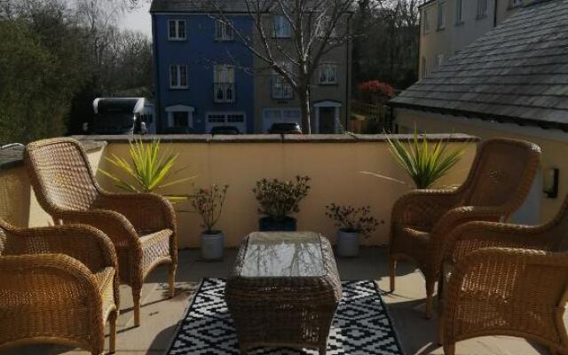 3 Bed Holiday Home in Llandeilo with log burner