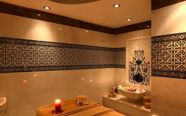 Grand Millennium Dubai Hotel