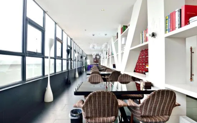 Yue Yue Scenic View Hotel(Zhengzhou Boudou·Xinxiang Confucius Temple Metro Station Store) – Hotel Rooms – Zhengzhou