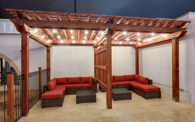 Ramada by Wyndham Austin South