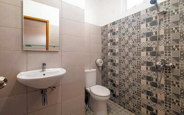 RedDoorz near Exit Toll Moh Toha