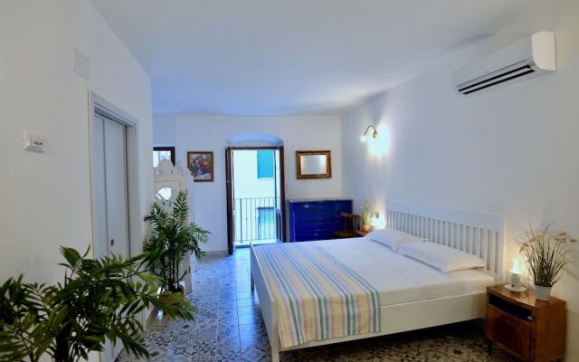 Large, Authentic 2-bed Apartment, Panoramic Views