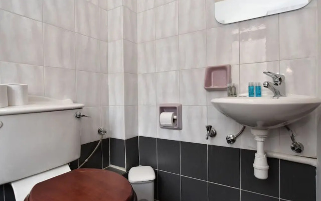 2 Bedroom Central Spacious With Sea Views