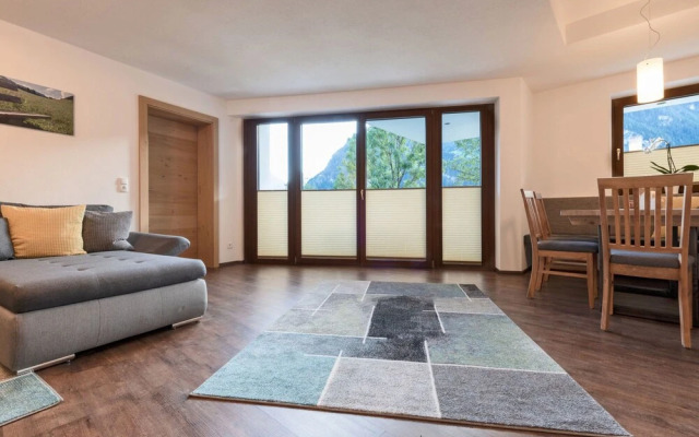 Luxurious Apartment Near Ski Bus Stop in Mayrhofen
