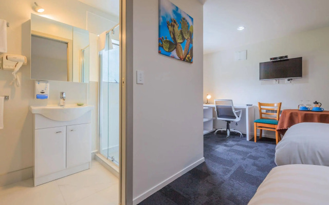 Greenlane Motel