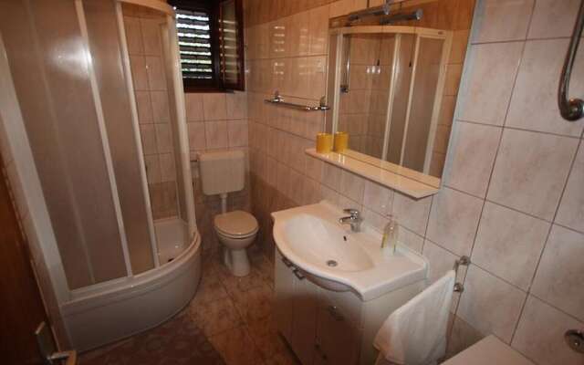 Family Ground Floor Apartment, Close to the Beach