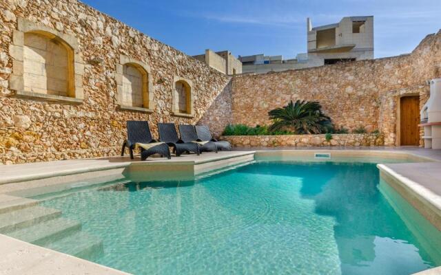 The Grand Authentic House with Private Pool