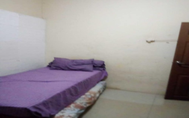 OYO 93863 Dv Homestay Syariah Genteng