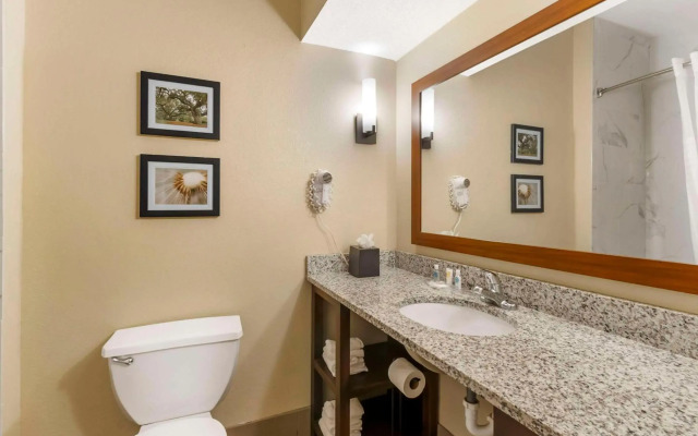 Comfort Suites
