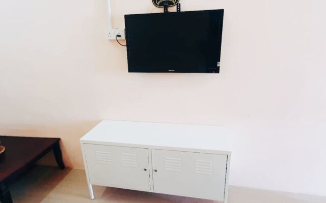 OYO 90291 Homestay De'majidee