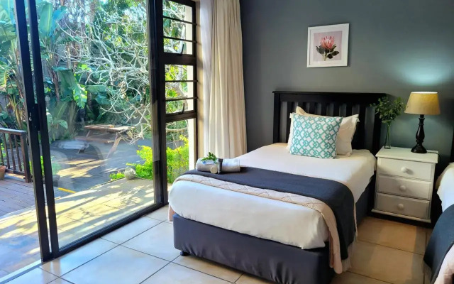 Tropical Seaside Suite 8
