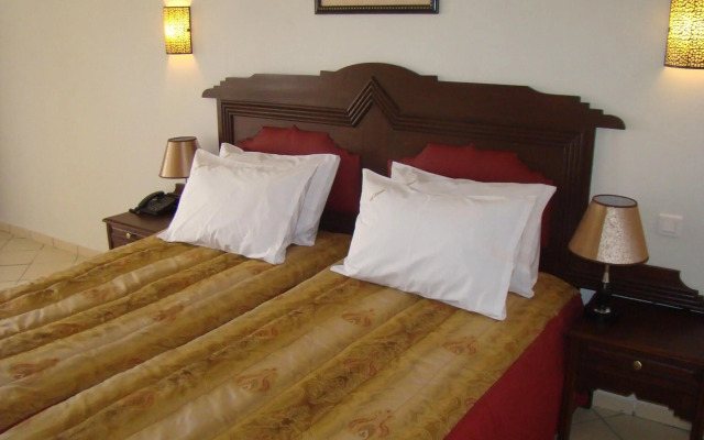 New Farah Hotel