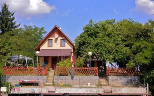 B.uj-lak magánszállás