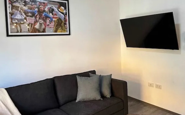 w Trendy 2BR Duplex Retreat in Cusco