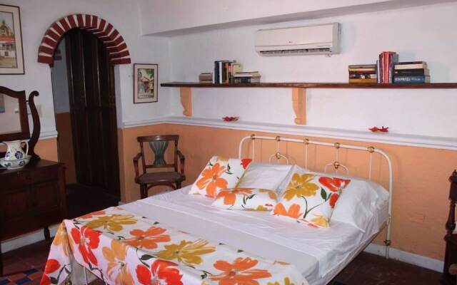 Colonial Guest House Walled City