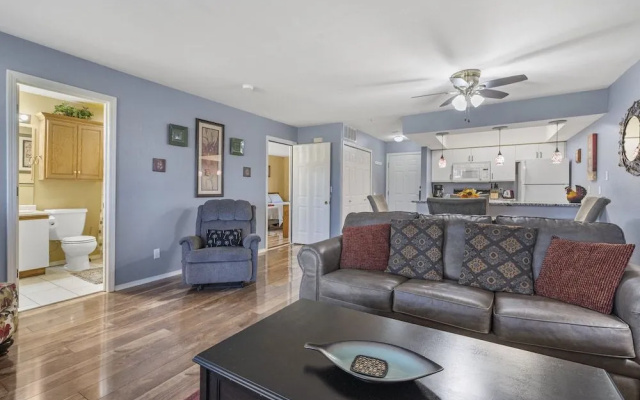 Sunroom Serenity - Community Pool
