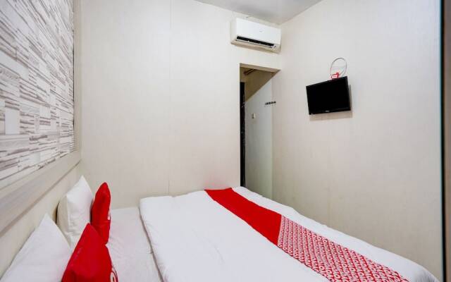 OYO Life 90606 Glass House Citraland Syariah