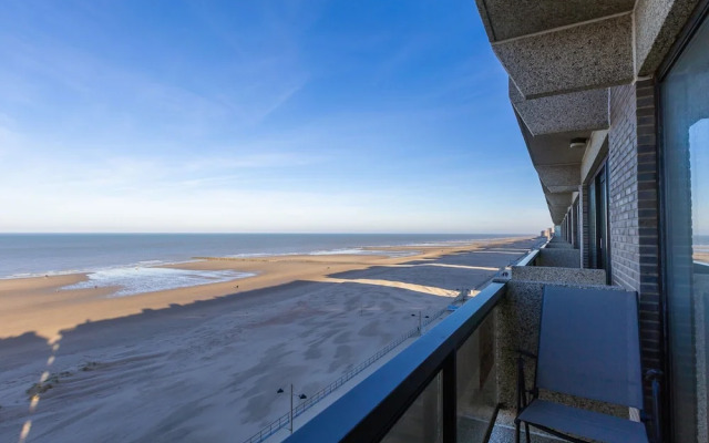 Bright Apartment on the 7th Floor