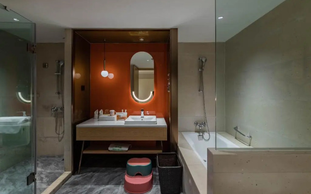 Holiday Inn Chongqing Guanyinqiao by IHG