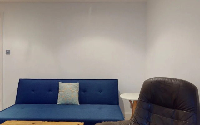 Wonderful Shepherds Bush Gem