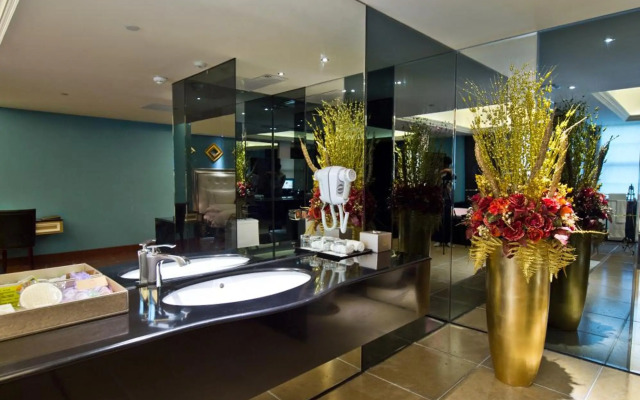 The Royal Pinnacle Hotel