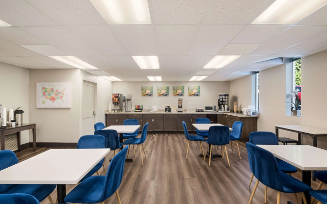 Surestay Plus Hotel By Best Western Seatac Airport