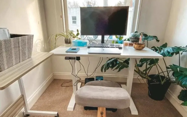 2 Bedroom Flat w Office in Tooting Broadway