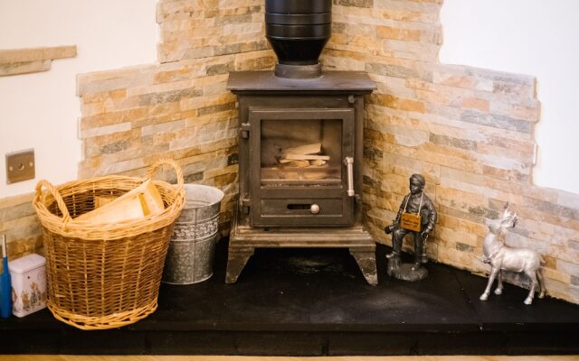 The Annex - Windermere Escape for Two