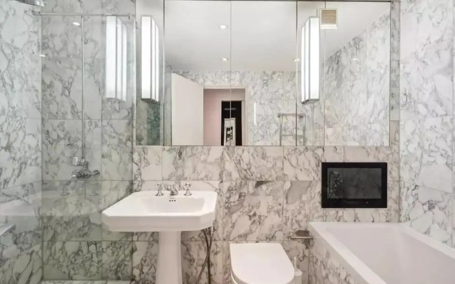 Luxurious 3-bed 2-bath Apartment in Belgravia