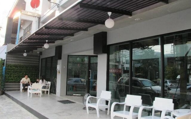 We Bangkok Hostel