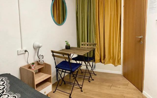 Low-Cost Guesthouse - By The Beach!