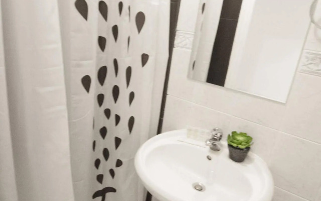 Queen's Club Apartments