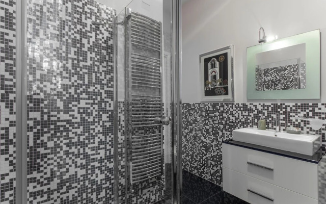 Donatella Home