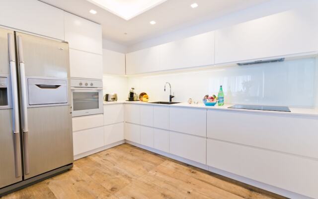 3 BR Family Home Sea View and 2 Parking