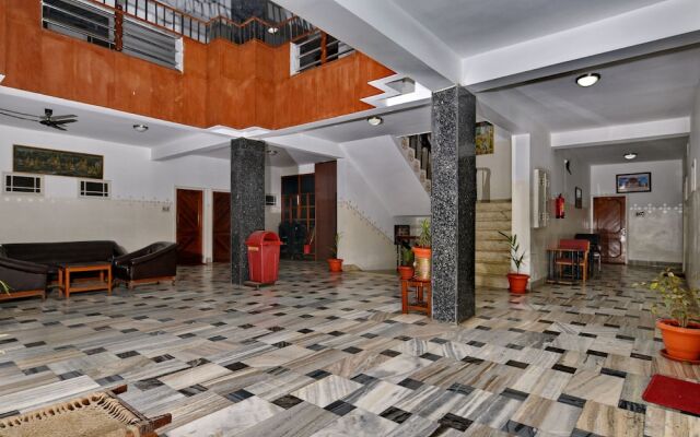 OYO 1294 Hotel Padmini International