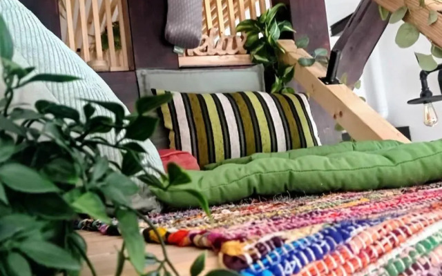 Urban Zen Den 2 Room Condo