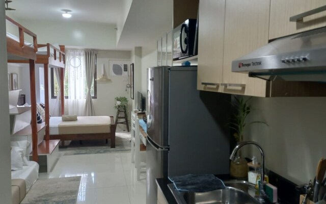 OYO 1027 Camille Suites Baguio