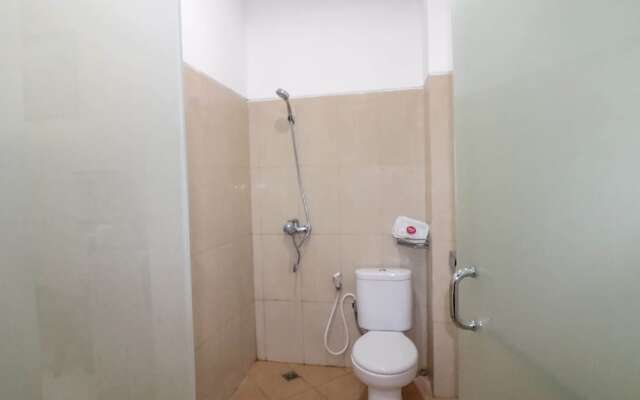 RedDoorz near Terminal Condong Catur 2