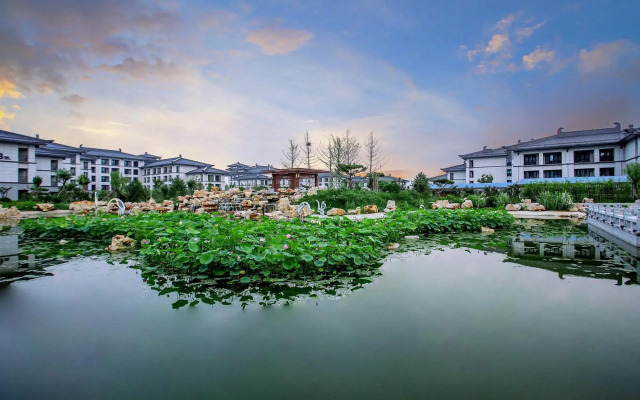 YUN-ZEN Jinling Acrobatics Hotel