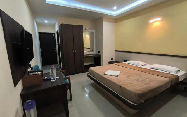 Pbs Grand by OYO Rooms