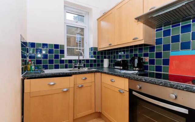 Cosy 2 Bedroom Flat in Craigleith