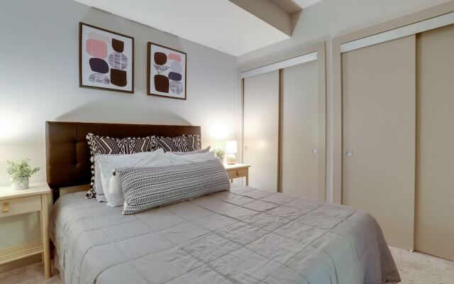 Fantastic Condo Crystal City Rooftop