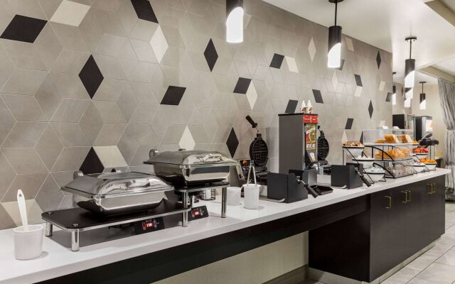 Comfort Suites Lake George