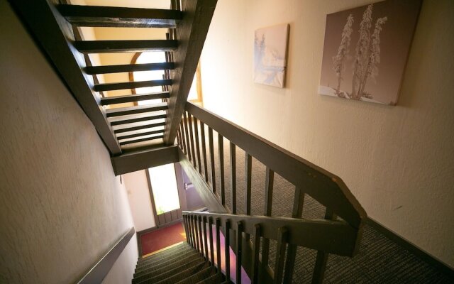 Spacious Snowbird Condo Unit Slopeside In Quiet Canyon Neighborhood