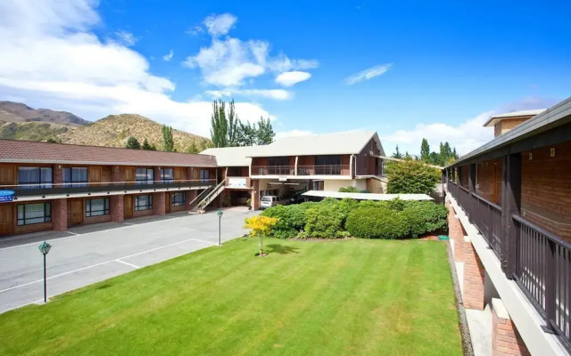 Glacier Gateway Motel