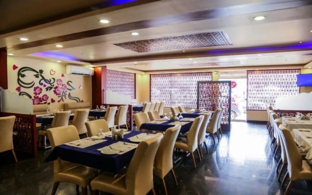 Mother Palace by OYO Rooms