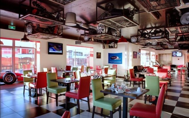 Kyriad Design Enzo Reims Tinqueux