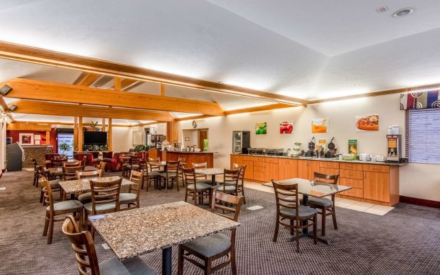 Country Inn & Suites by Radisson, Muskegon, MI