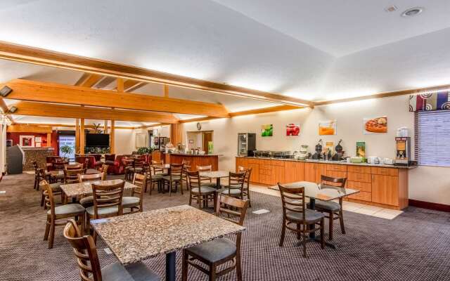 Country Inn & Suites by Radisson, Muskegon, MI